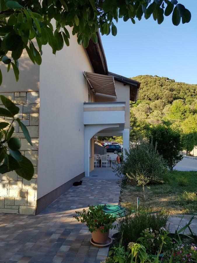 Apartments Olivera Supetarska Draga Dış mekan fotoğraf